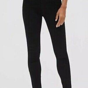 PETITE HIGH-RISE FADE RESISTANT BLACK SKINNY JEAN